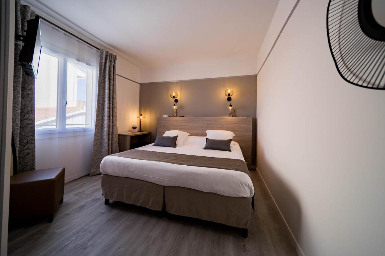 Hotel Le Rabelais Le Lavandou Ngoại thất bức ảnh
