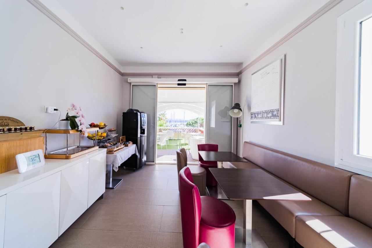 Hotel Le Rabelais Le Lavandou Ngoại thất bức ảnh