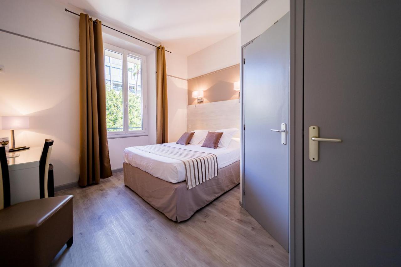 Hotel Le Rabelais Le Lavandou Ngoại thất bức ảnh