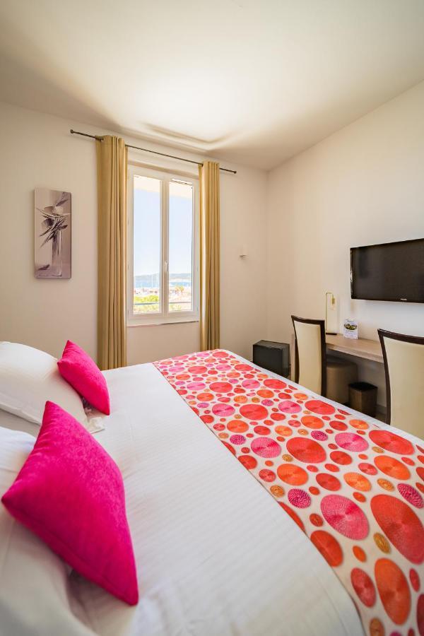Hotel Le Rabelais Le Lavandou Ngoại thất bức ảnh