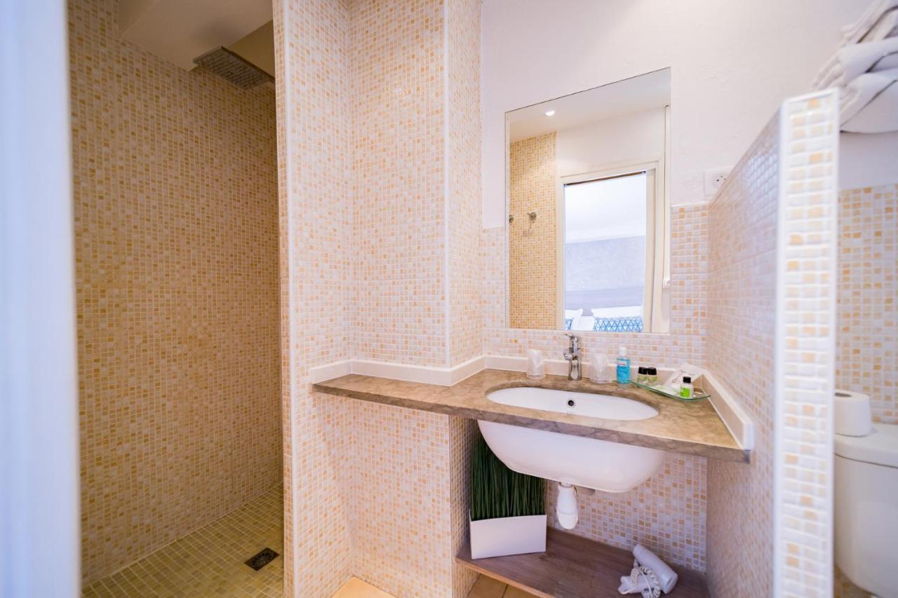 Hotel Le Rabelais Le Lavandou Ngoại thất bức ảnh